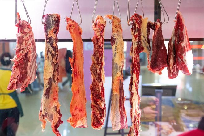 卖牛肉为啥摊贩挂着卖？内行人说出4个原因吃这么多年明白了(图5)