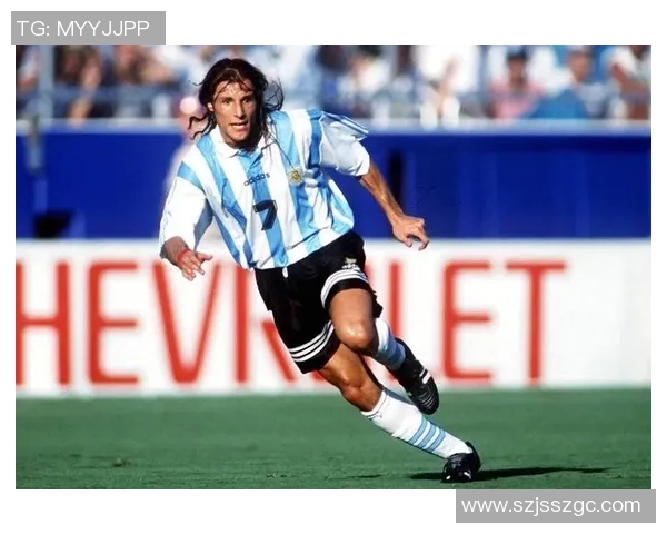 各个足球位置上最具代表性的球星盘点与分析